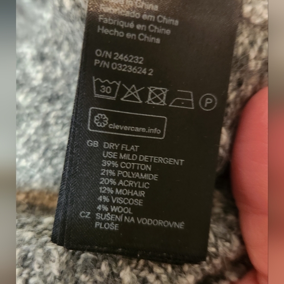 H&M Classic Gray Sweater, Wool Blend, Size M - Picture 4 of 4